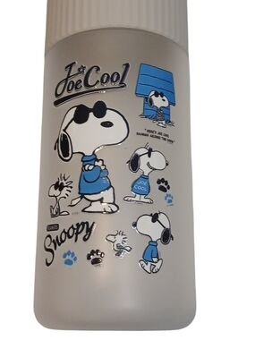 Peanuts -Snoopy Large Capacity Sport Bottle 550ML,Non-slip Rubber Screw Off Neck